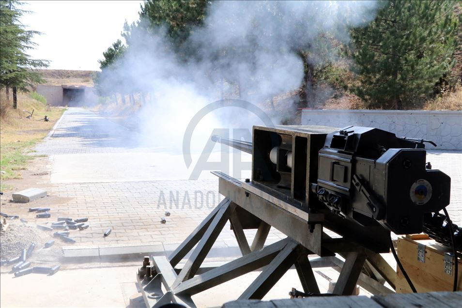 الجيش التركي يعتمد مدفعا جديدا متعدد الاستخدامات محلي الصنع
