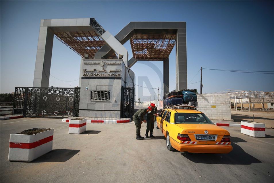 استأنفت السلطات المصرية، الاثنين،