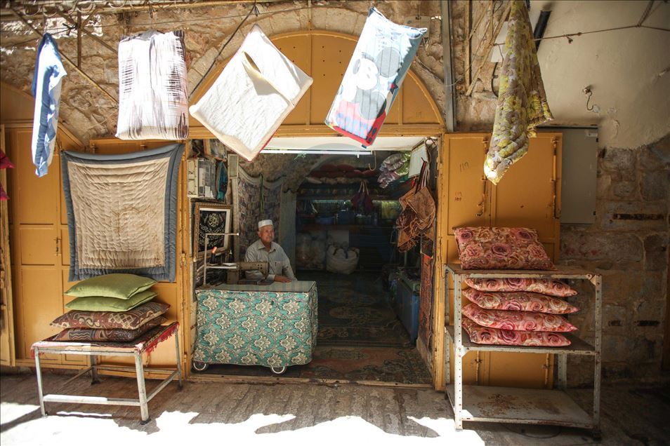 مع اندلاع موجة ثانية من فيروس كوفيد