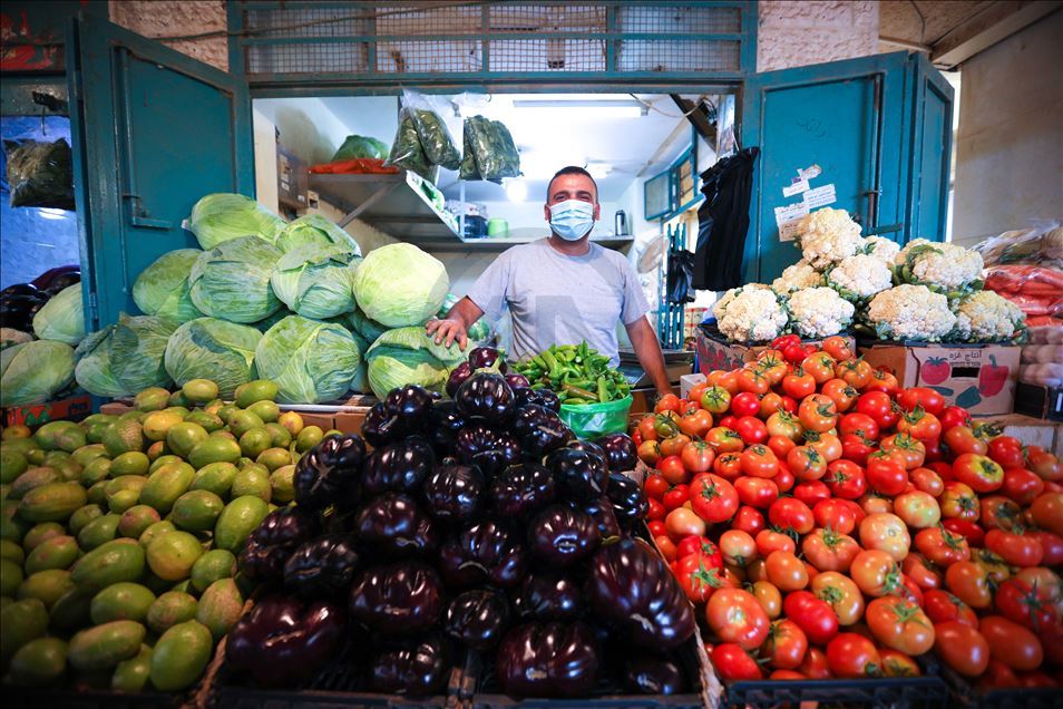 مع اندلاع موجة ثانية من فيروس كوفيد