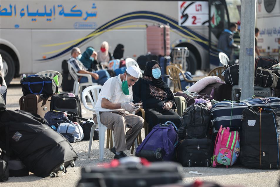 Continúa el paso fronterizo de Rafah entre Gaza y Egipto