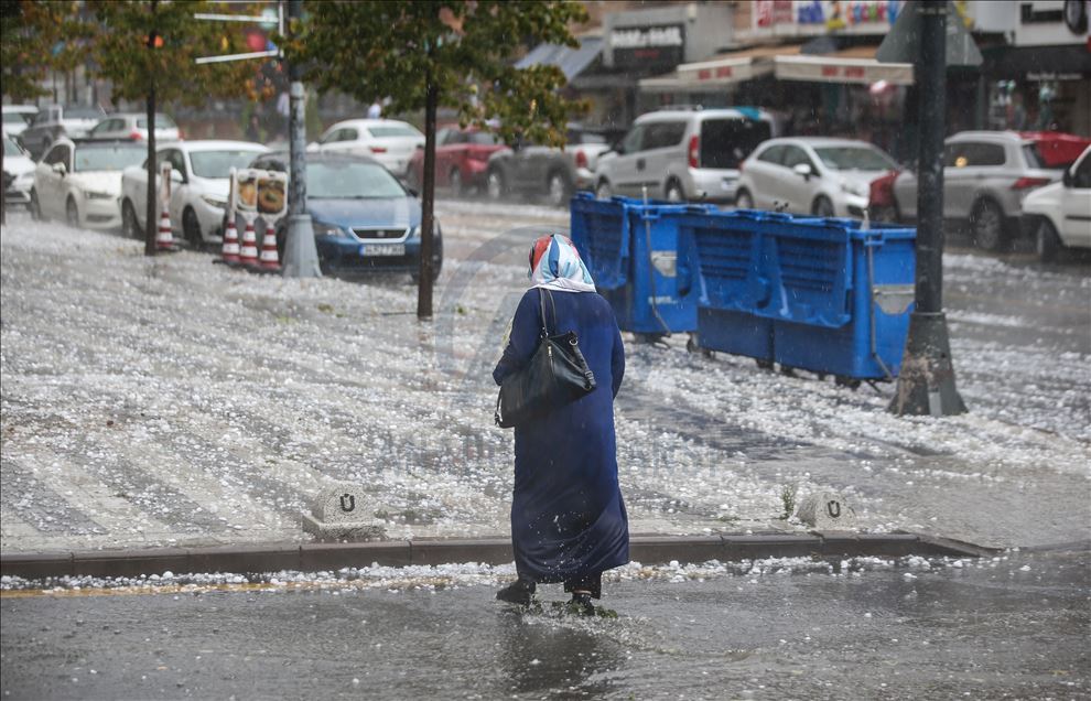 İstanbul'un bazı kesimlerinde sağanak etkili oldu