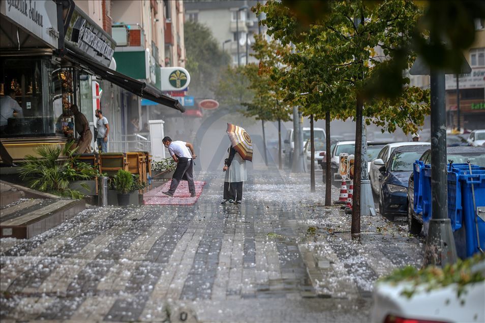 İstanbul'un bazı kesimlerinde sağanak etkili oldu