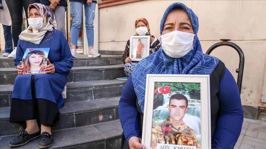 "Diyarbakır anneleri" bir evladın daha ailesine kavuşmasının sevincini yaşıyor