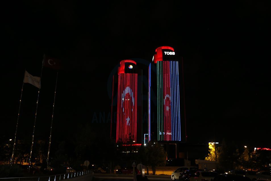 TOBB İkiz Kuleleri  Türk ve Azerbaycan bayrakları ile donatıldı