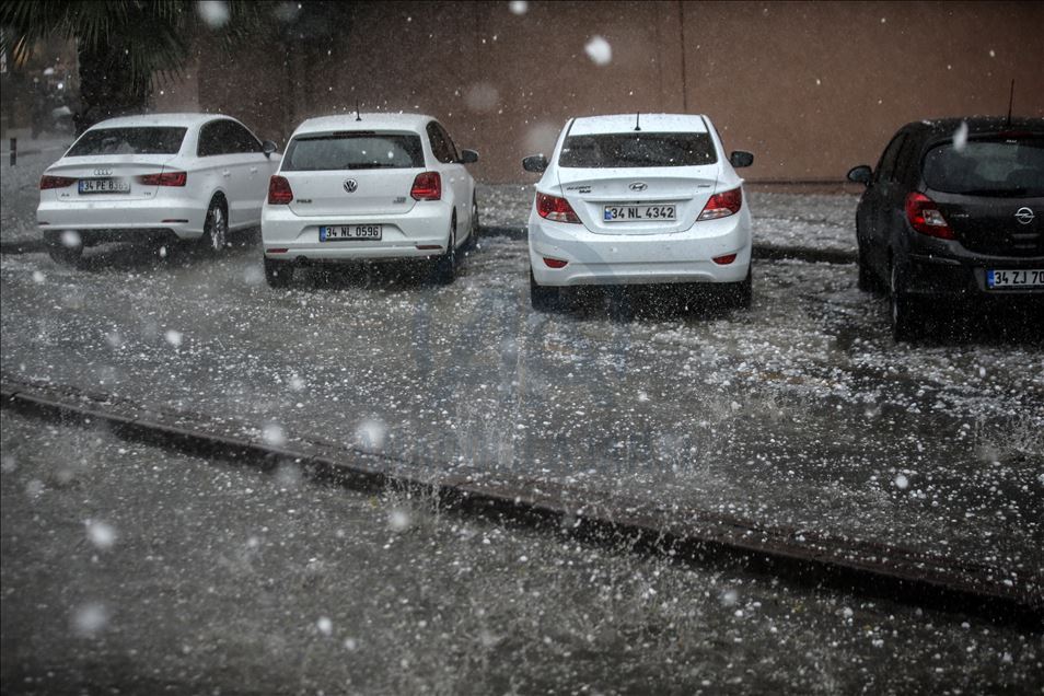 İstanbul'un bazı kesimlerinde sağanak etkili oldu