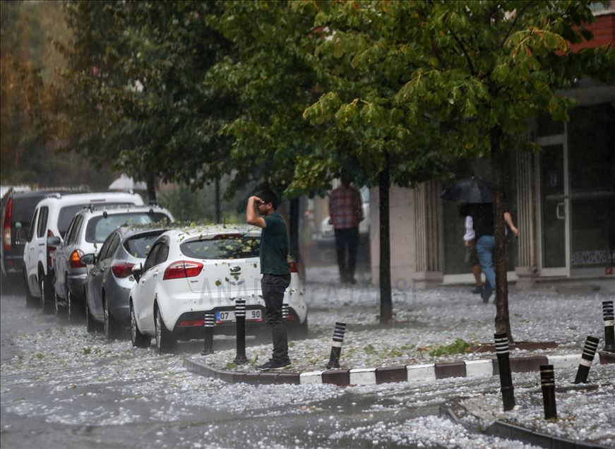 İstanbul'un bazı kesimlerinde sağanak etkili oldu