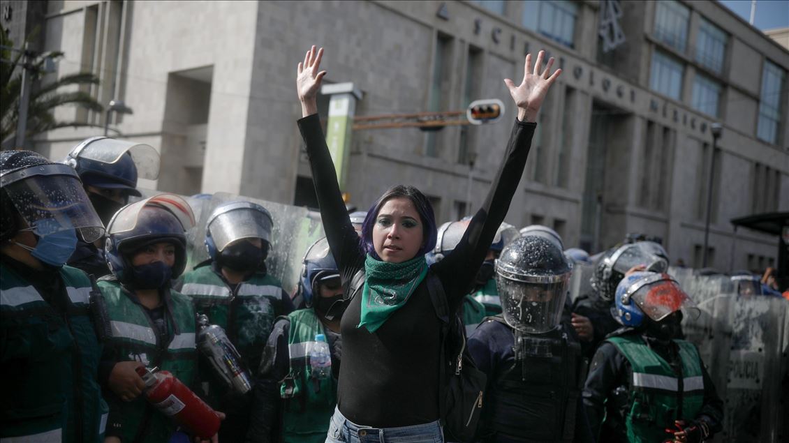 Meksika'da protestocular güvenlik güçleriyle çatıştı