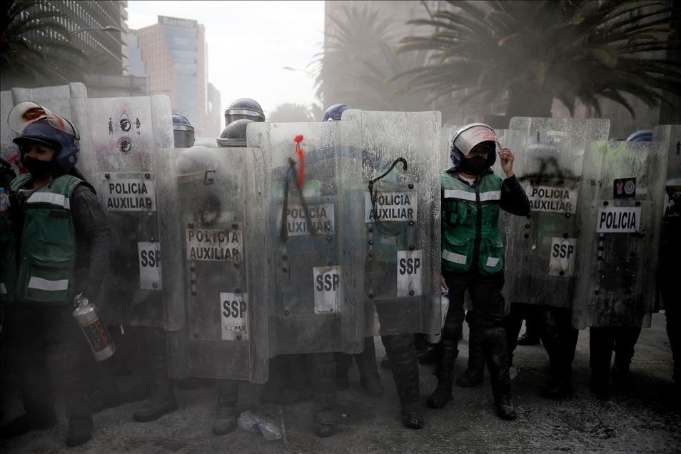 Meksika'da protestocular güvenlik güçleriyle çatıştı