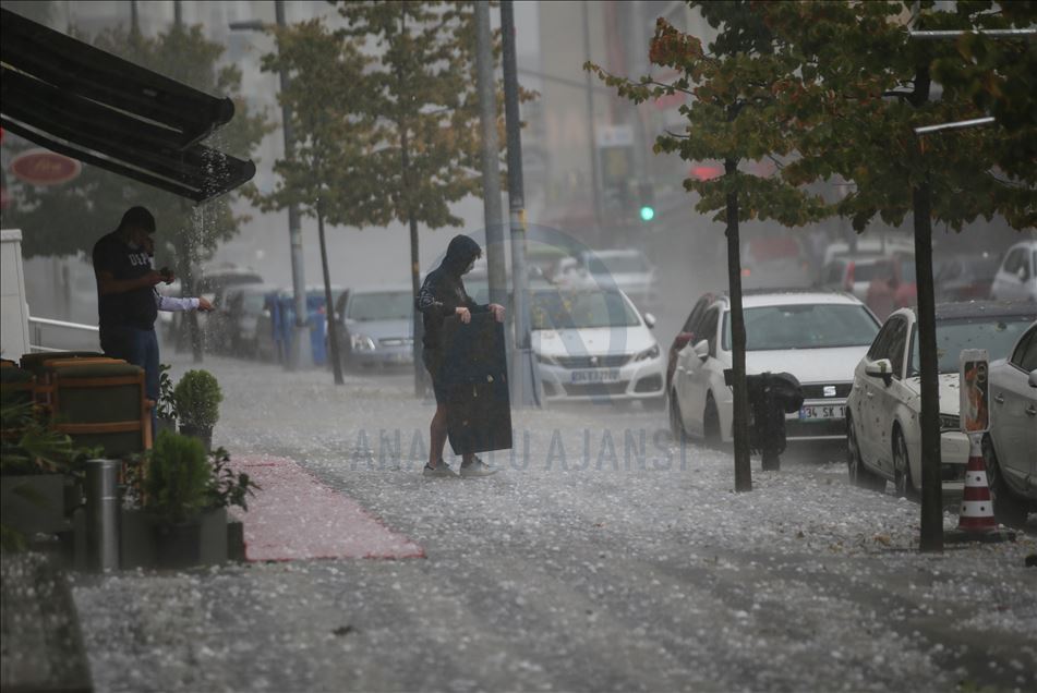 İstanbul'un bazı kesimlerinde sağanak etkili oldu
