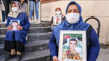 'Diyarbakır anneleri' bir evladın daha ailesine kavuşmasının sevincini yaşıyor
