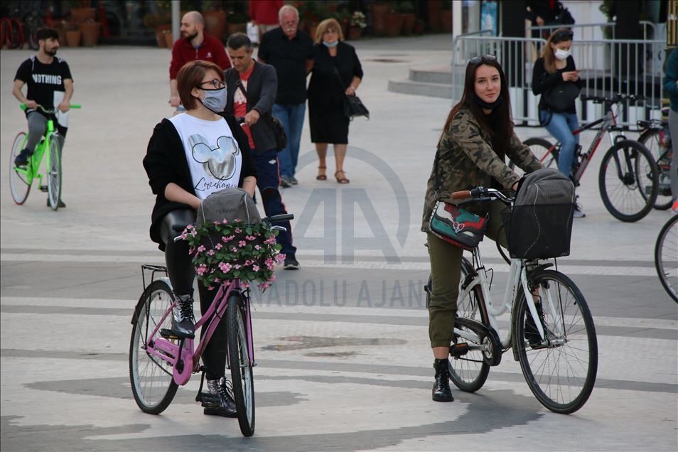 Me ngasje të biçikletave, qytetarët e Shkupit kërkojnë infrastrukturë të sigurt për çiklizëm
