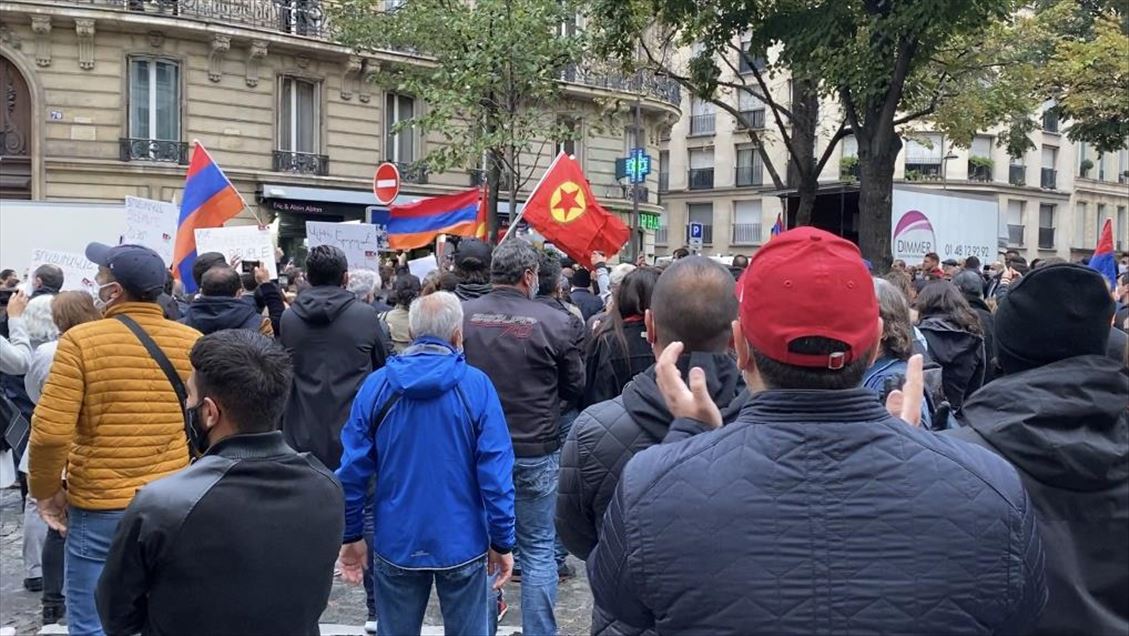 Армяне и пособники террористов РКК провели акцию в Париже