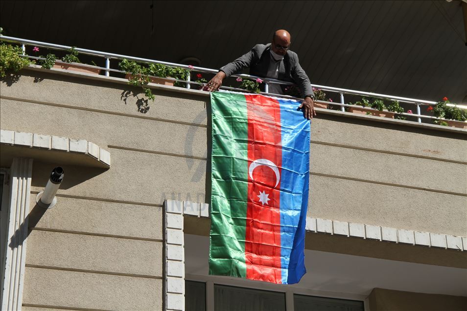 ایغدیر به پرچمهای ترکیه و آذربایجان مزین شد