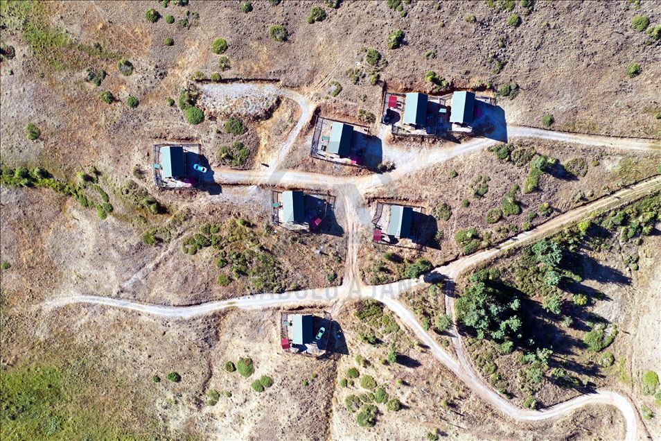 Hazım Dağlı Tabiat Parkı'ndaki bungalov evler "izole tatil" isteyen ziyaretçileri ağırlıyor
