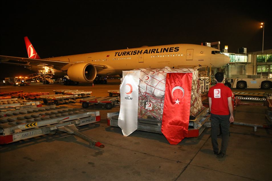 Turkish Red Crescent gives Pakistan mask aid to fight COVID-19