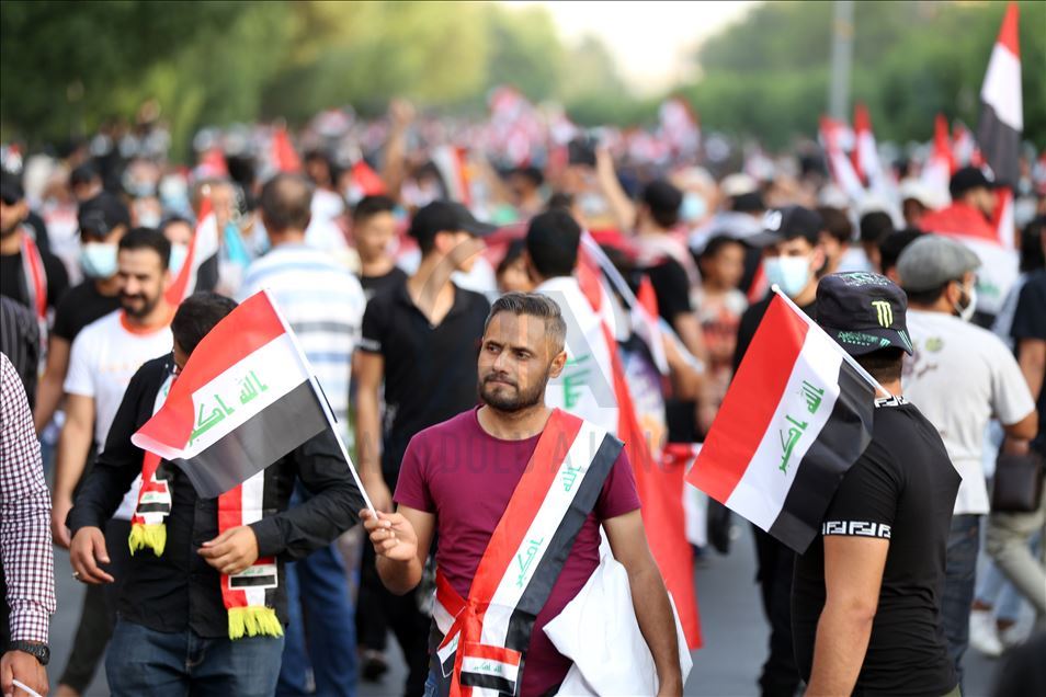Irak'ta hükümet karşıtı gösterilerin birinci yıl dönümü
