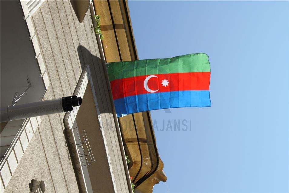 ایغدیر به پرچمهای ترکیه و آذربایجان مزین شد