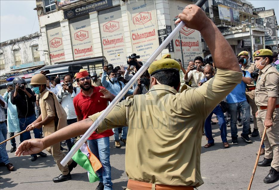 Hindistan'da kadın şiddetine karşı düzenlenen protestoya "polis müdahalesi"