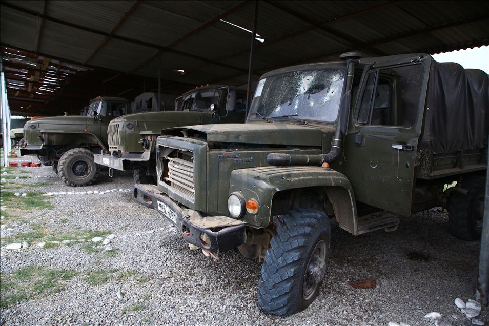 Армянская армия бросает оружие и боеприпасы при отступлении с земель Азербайджана