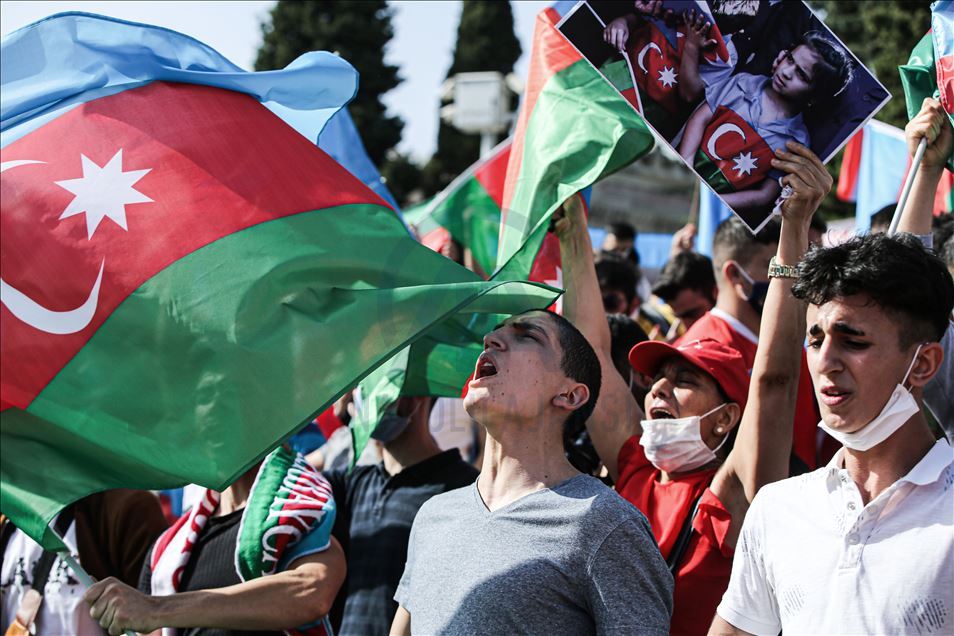 Türkiye'deki Azerbaycanlılar'dan ülkelerine destek