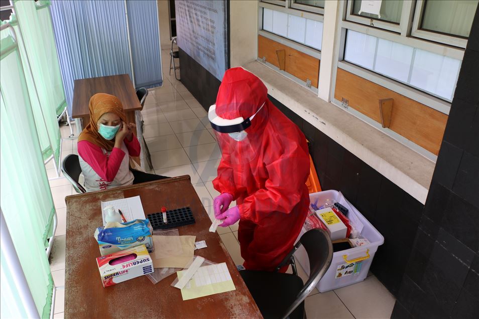 Endonezya'da Çin aşı adayının denemelerinde şu ana kadar ciddi yan etki görülmedi