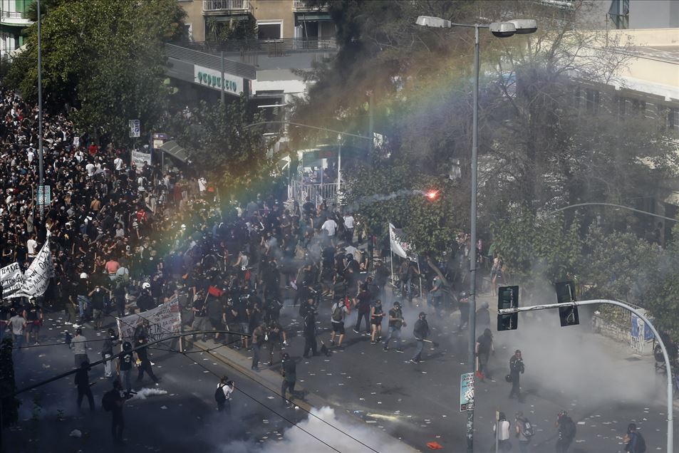 La justicia griega declara al partido neonazi Amanecer Dorado "organización criminal”