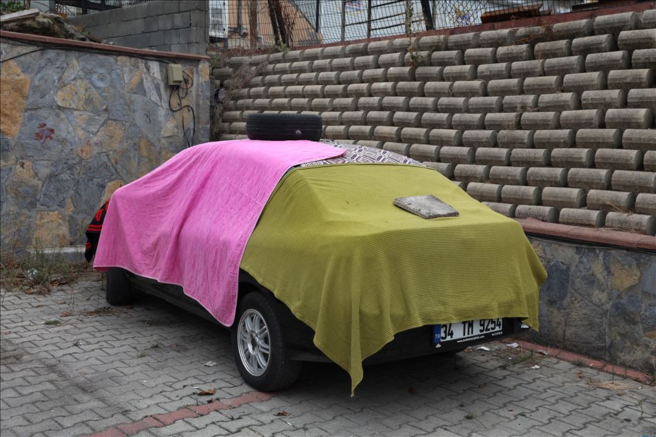 Citizens take precautions against torrential and hail in Istanbul