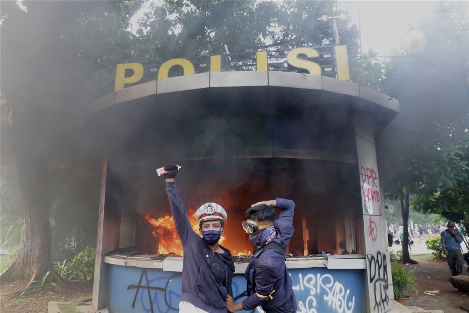 Demonstrasi menentang UU Cipta Kerja di Jakarta