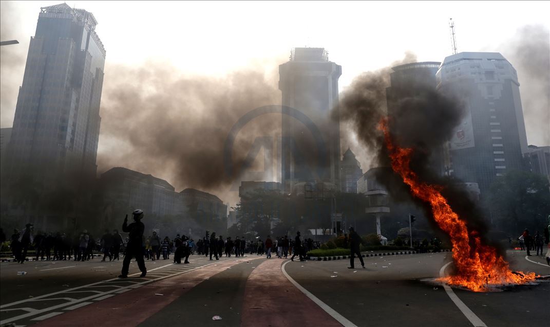 Demonstrasi menentang UU Cipta Kerja di Jakarta