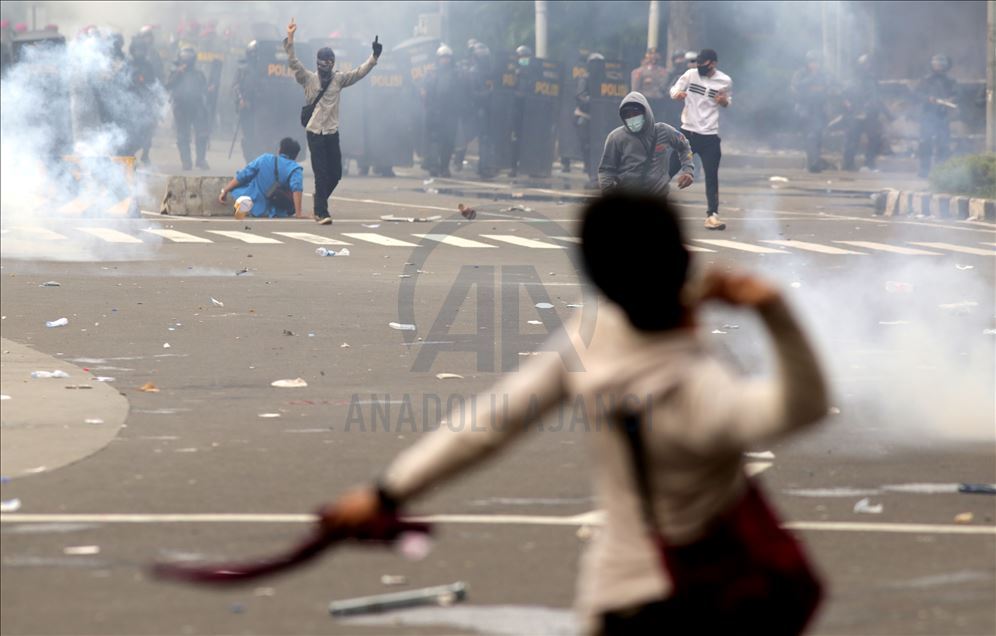 Demonstrasi menentang UU Cipta Kerja di Jakarta