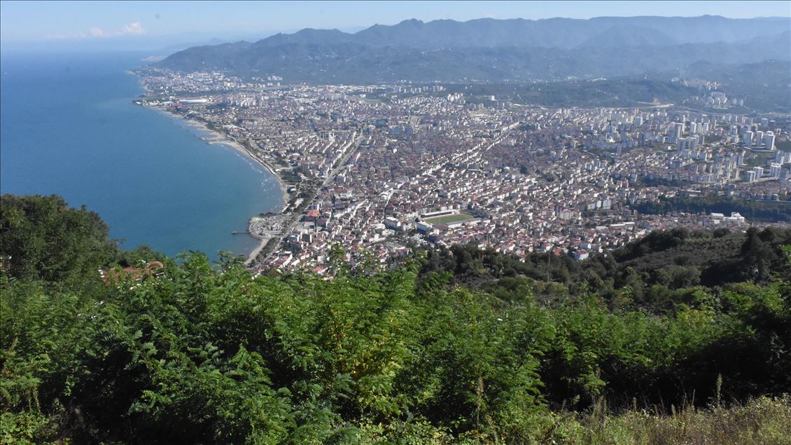 Doğasıyla cezbeden Boztepe, modernleşen yapısıyla ilgi görüyor
