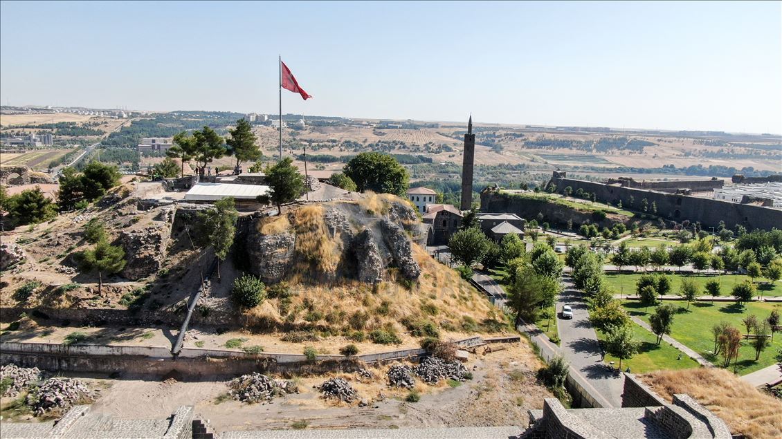 "Diyarbakır'ın kalbi"nde 1800 yıllık kalorifer sistemi bulundu