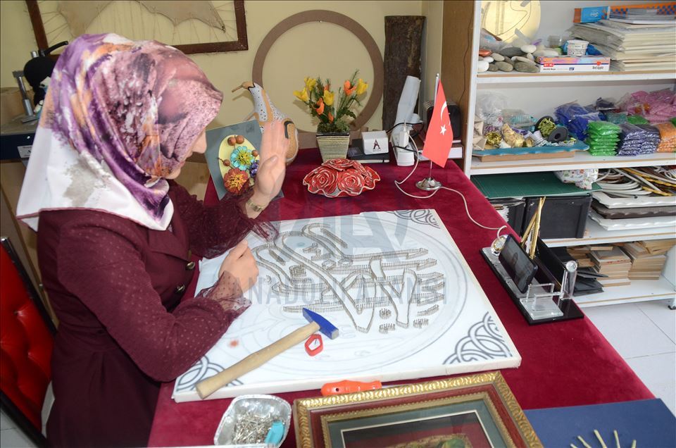 Bitlisliler Kovid-19 sürecinde online sanat eğitimleriyle stres atıyor