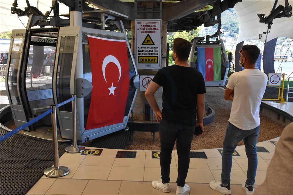 Doğasıyla cezbeden Boztepe, modernleşen yapısıyla ilgi görüyor