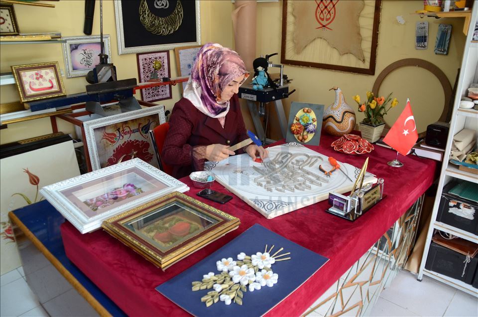 Bitlisliler Kovid-19 sürecinde online sanat eğitimleriyle stres atıyor