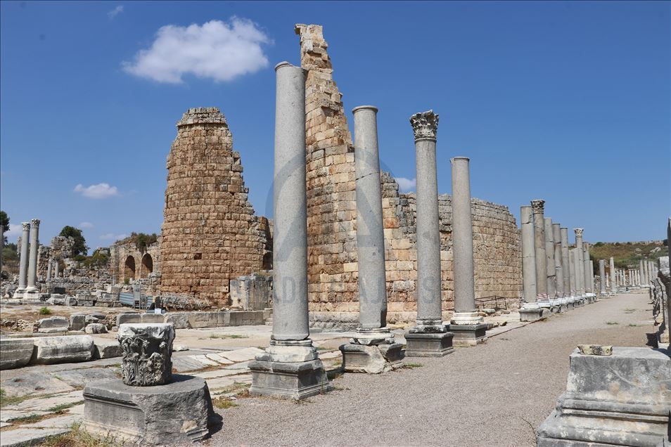 Antalya, qyteti magjik turistik me pasuri antike dhe natyrore