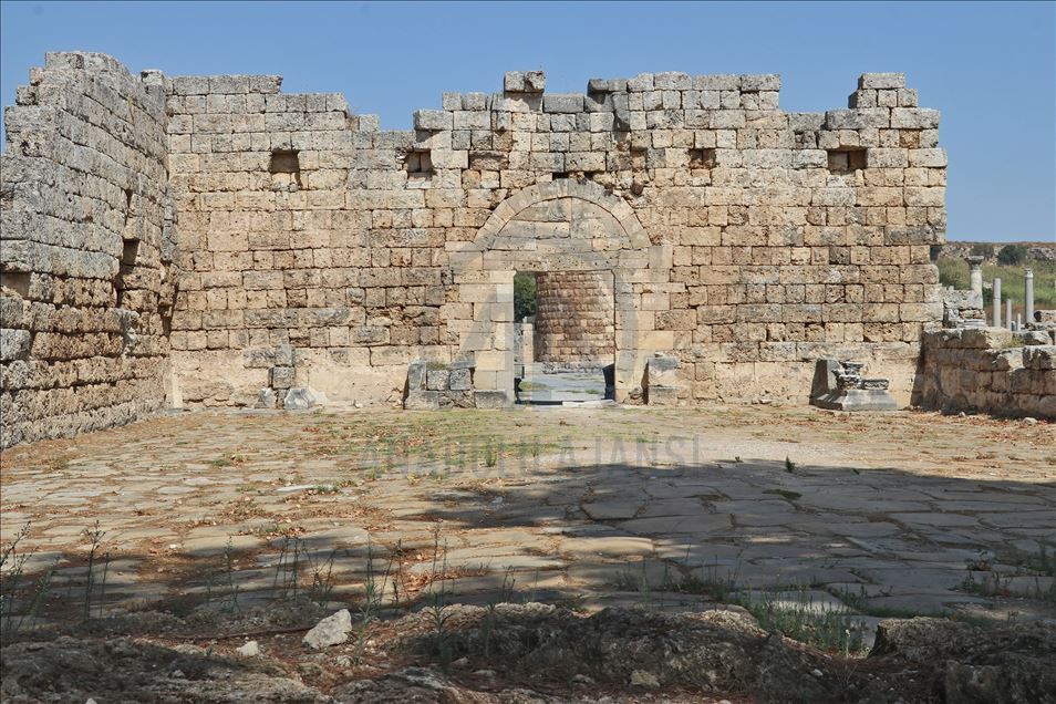 Antalya, qyteti magjik turistik me pasuri antike dhe natyrore