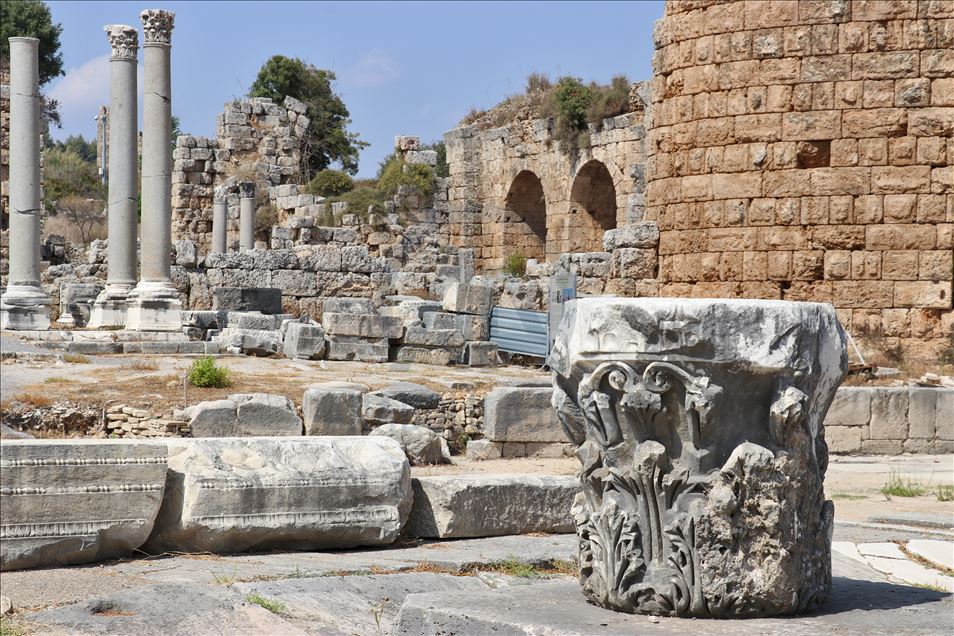 Antalya, qyteti magjik turistik me pasuri antike dhe natyrore