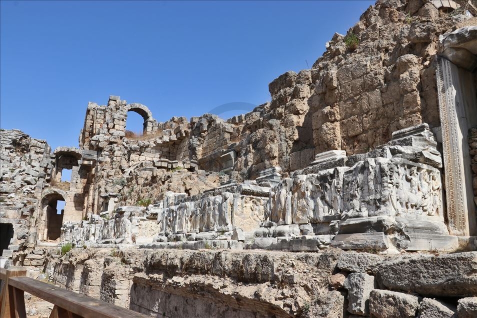 Antalya, qyteti magjik turistik me pasuri antike dhe natyrore