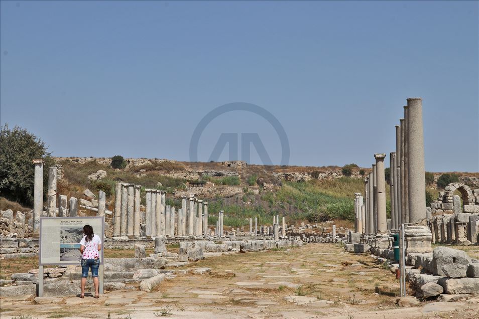 Antalya, qyteti magjik turistik me pasuri antike dhe natyrore