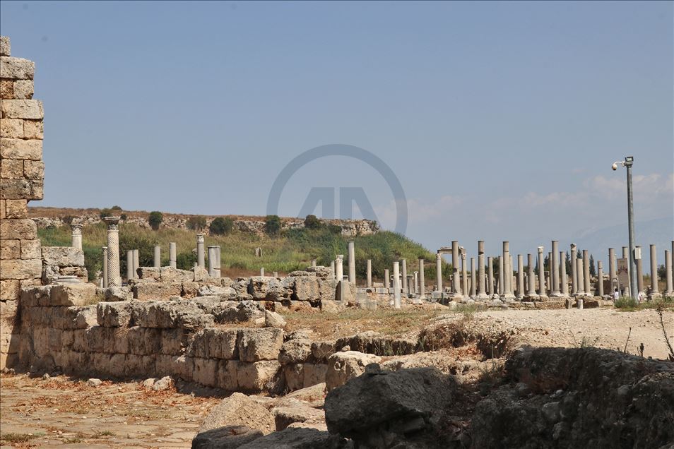 Antalya, qyteti magjik turistik me pasuri antike dhe natyrore