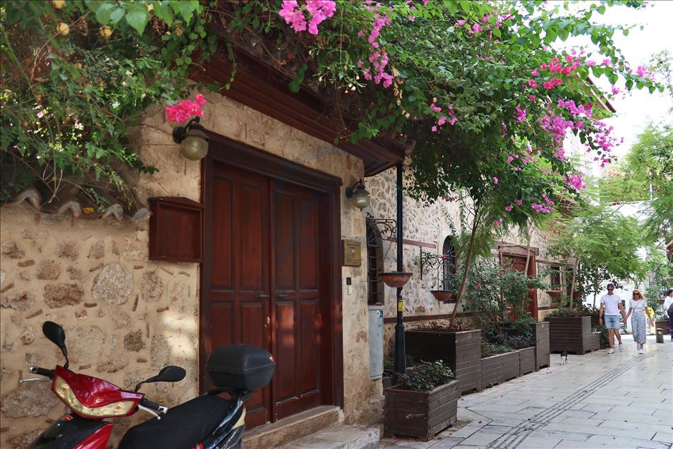 Antalya, qyteti magjik turistik me pasuri antike dhe natyrore