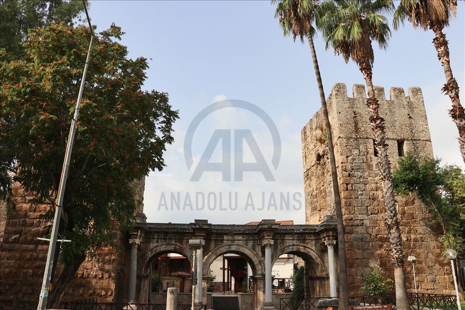 Antalya, qyteti magjik turistik me pasuri antike dhe natyrore