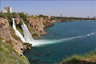 Анталија - магичен туристички град со античко и природно богатство
