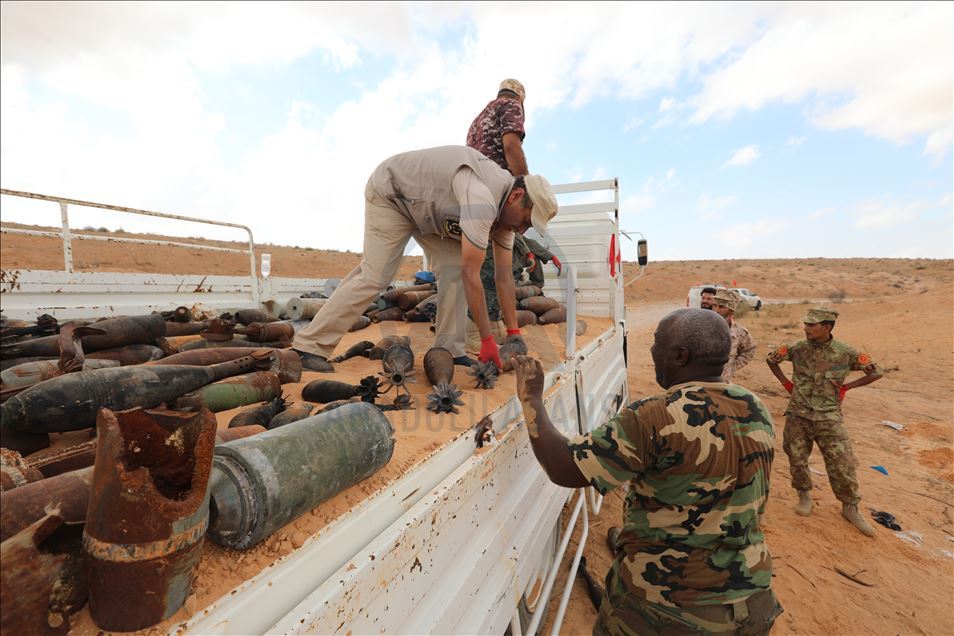 Саперы на западе Ливии уничтожили 22 тонны мин и боеприпасов
