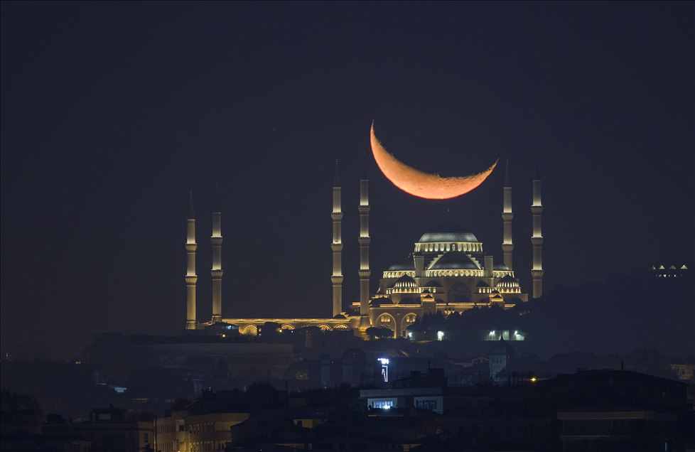 Great Camlica Mosque with moon