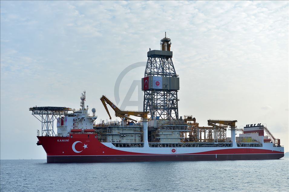 El tercer buque de perforación turco sale de Mersin con destino al Mar Negro