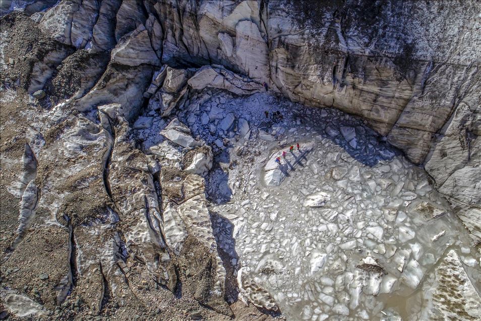 Qeşayiyên herî mezin ê Tirkiyeyê mazûvaniya siruşthezên xwecî û biyanî dike