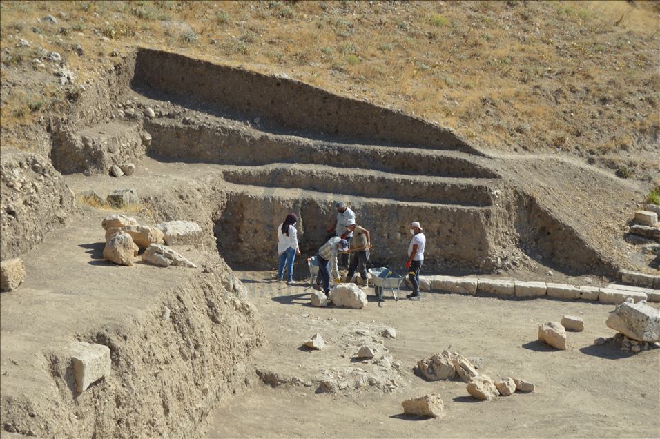 Apameia Antik Kenti yakınında Helenistik döneme ait "duvar" bulundu
